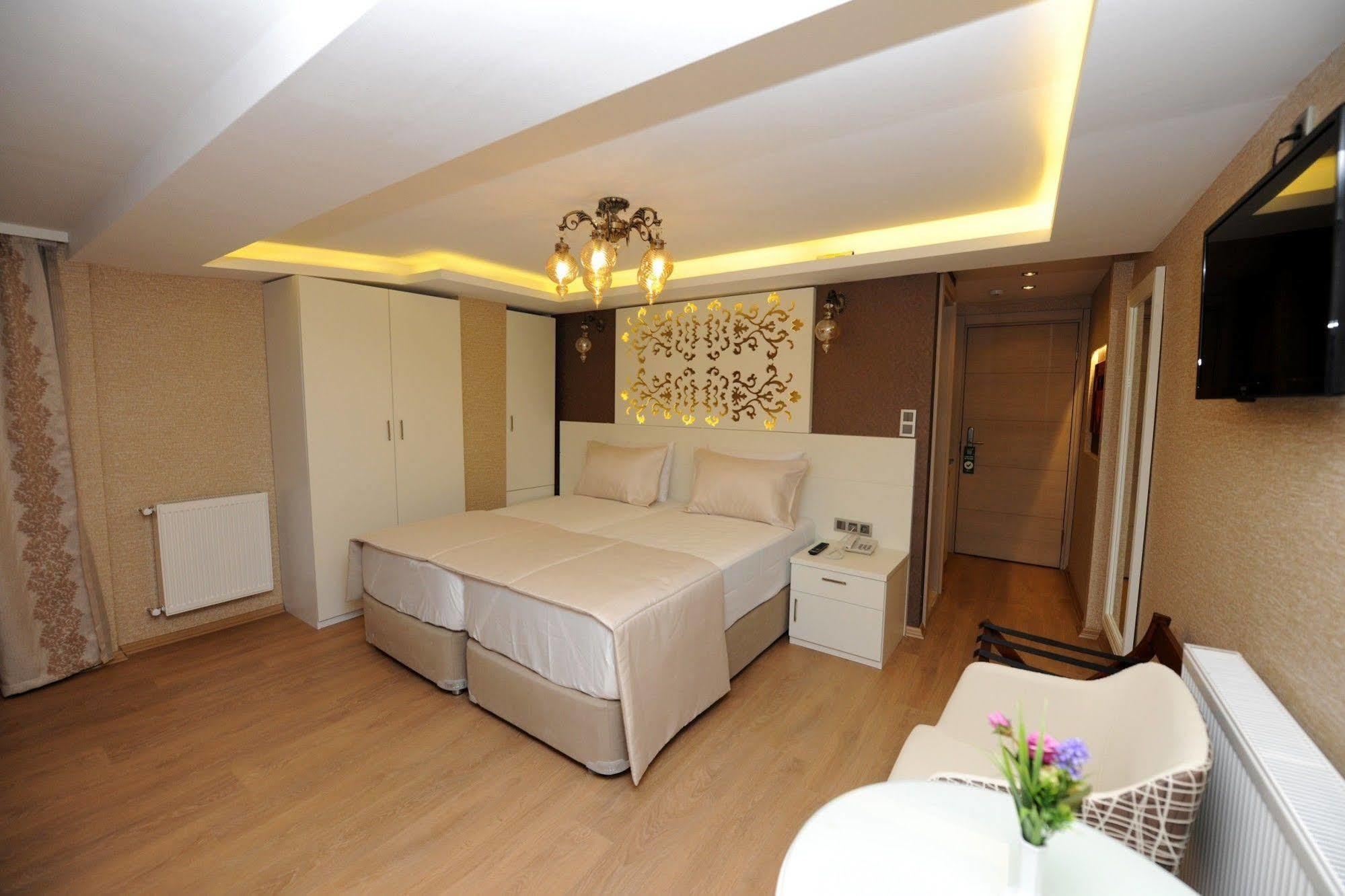 Hotel Taxim 3*