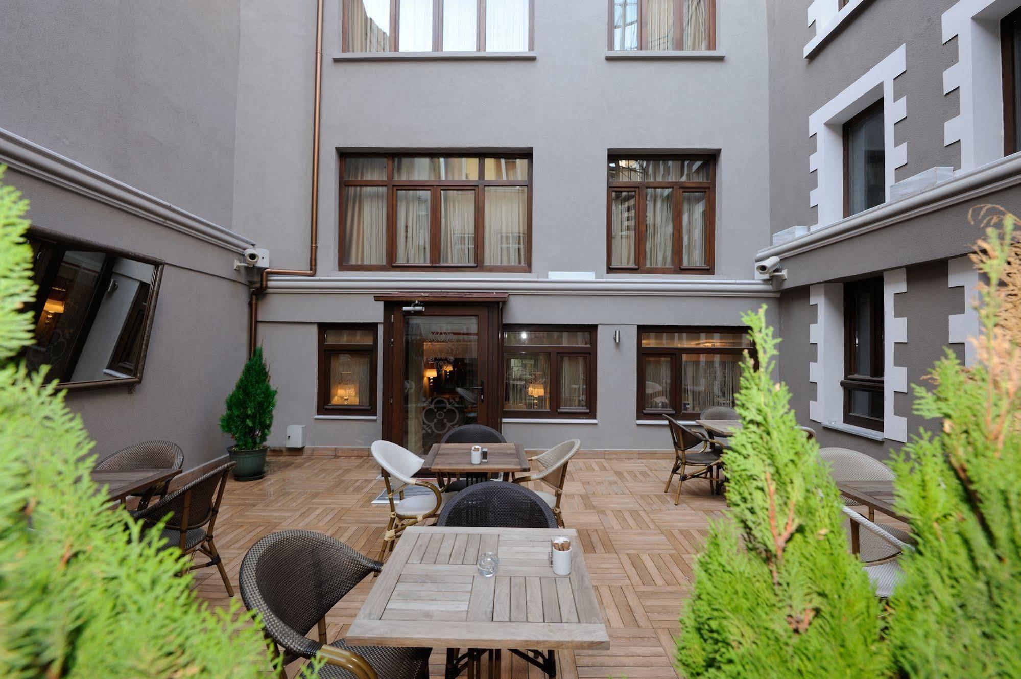 Collage Pera 4* Istanbul