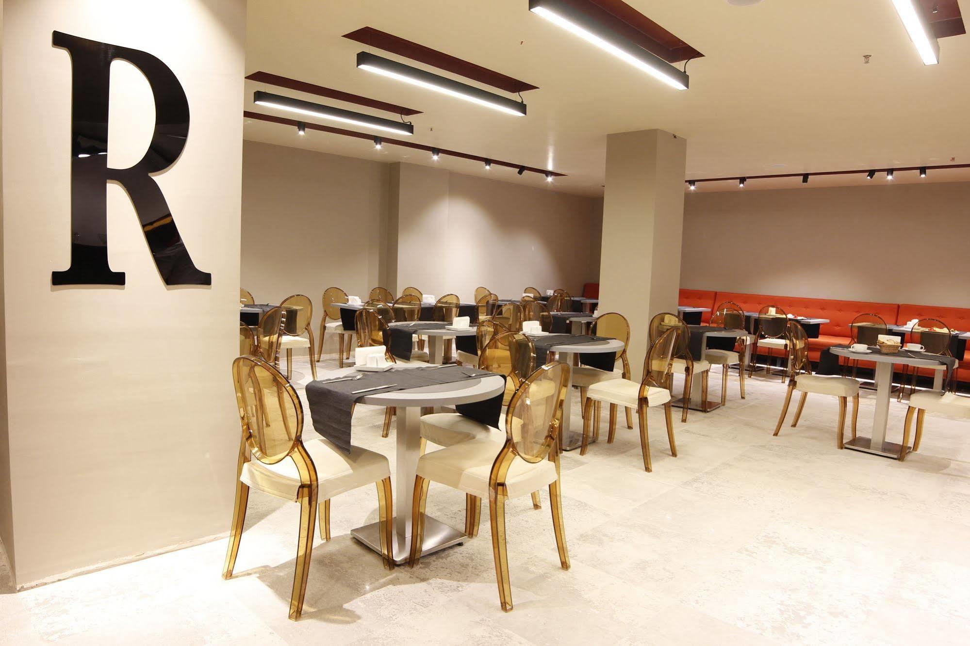 Otel The Biancho Pera