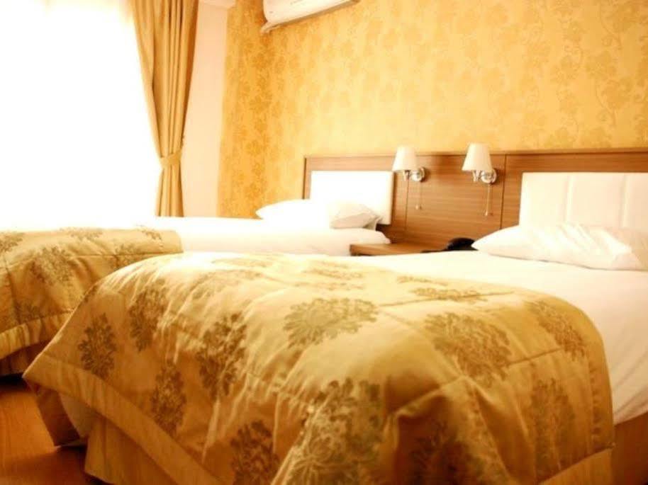 Flower Palace Hotel 2*