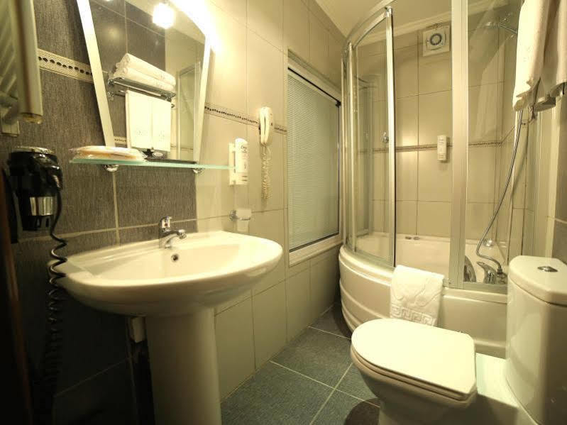 Hotel Tria Elegance