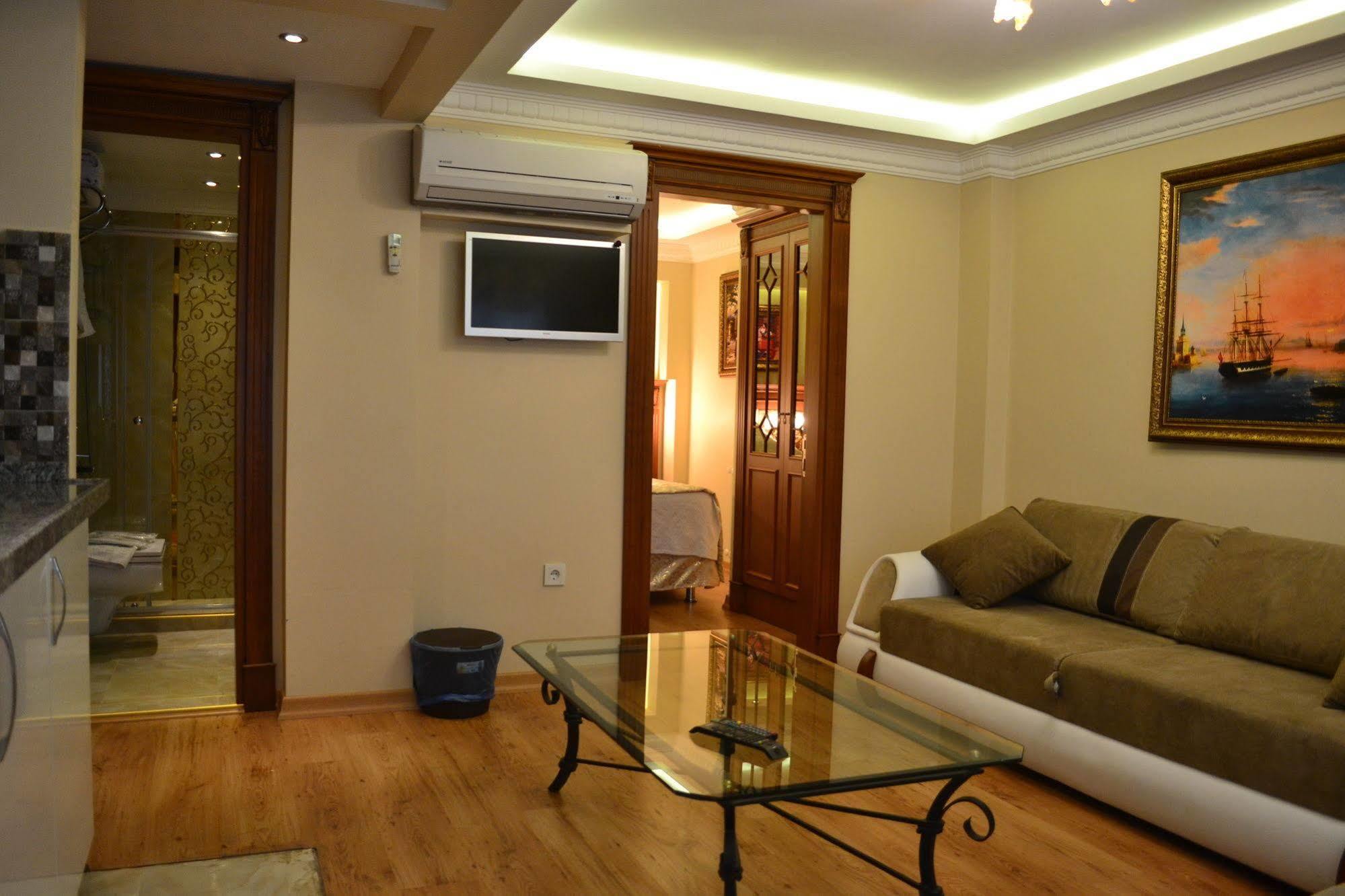 Blue Aparthotel 3*