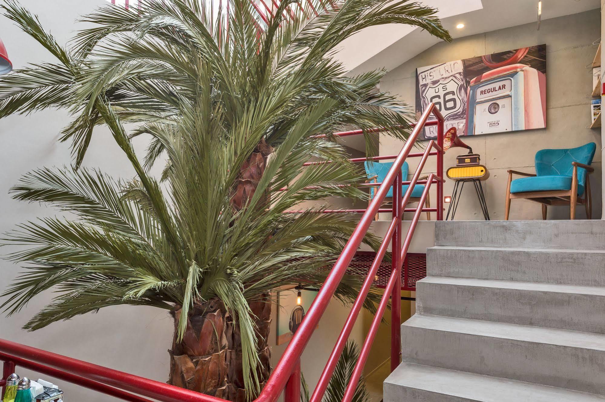 Hotel Taksim Nis - Istiklal Street