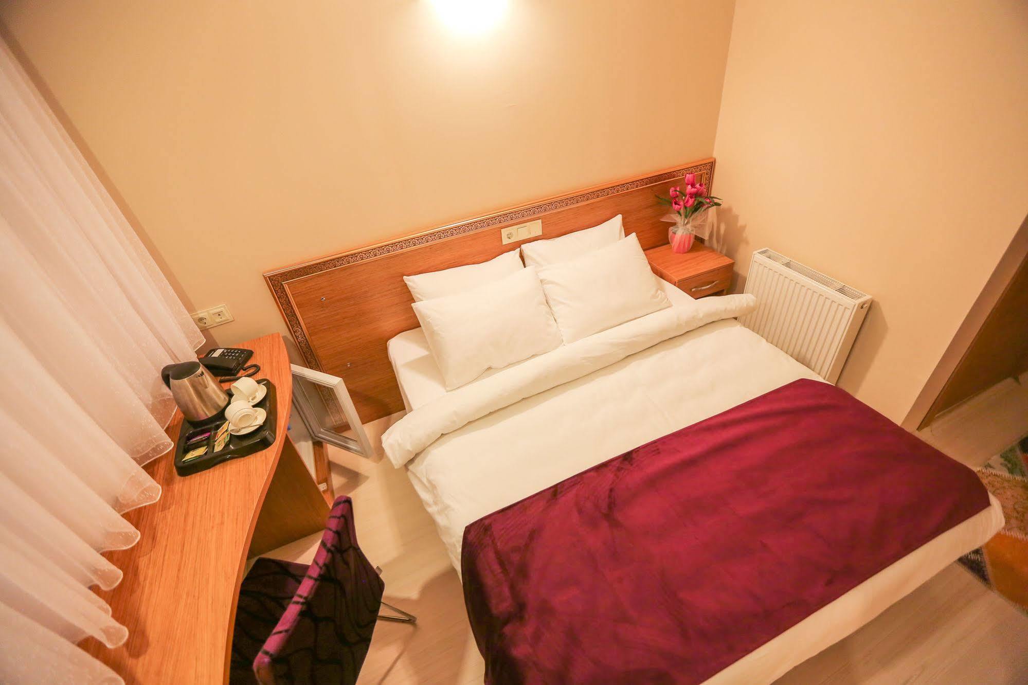Grand Airport Hotel