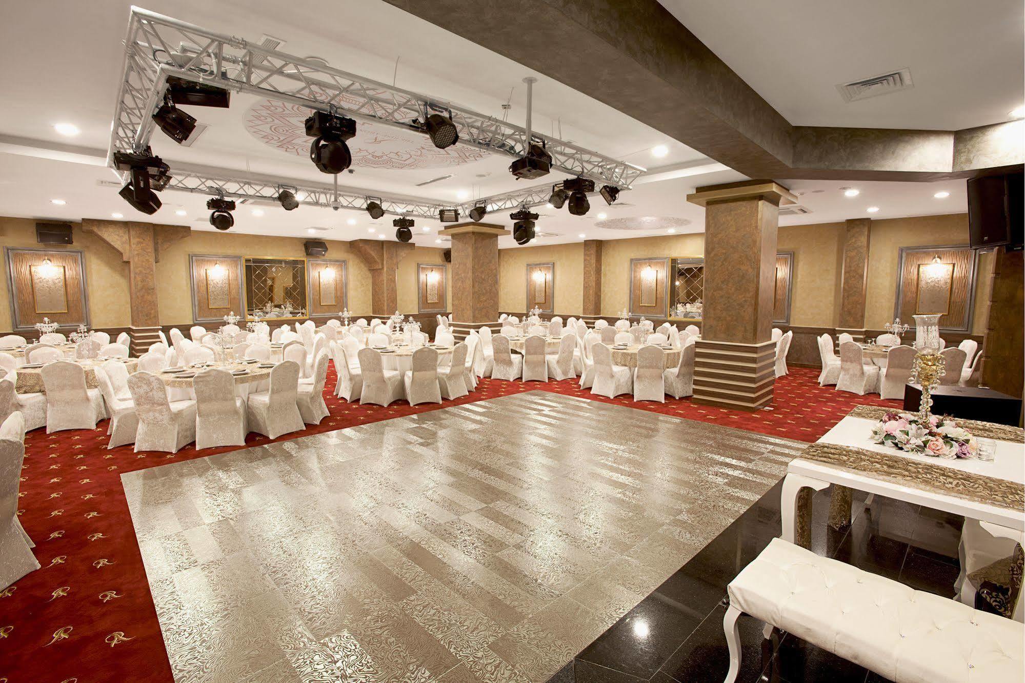The Rise Aron Business Merter Hotel 3*