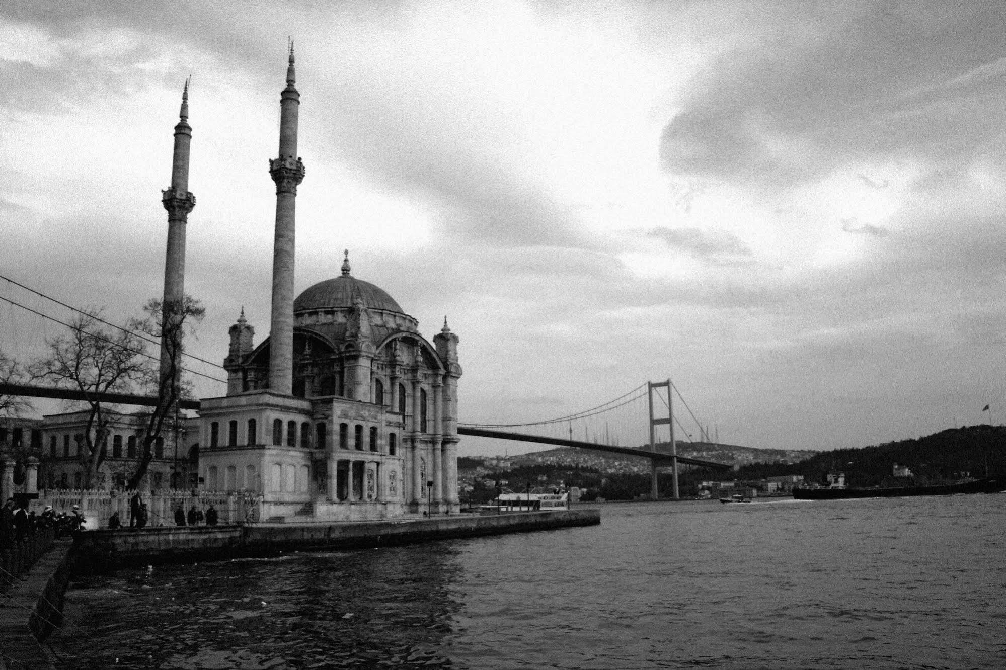 Ixir Hotel