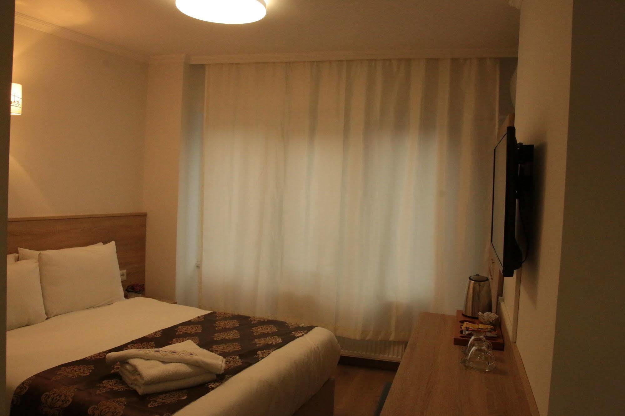 Ixir Hotel 3*