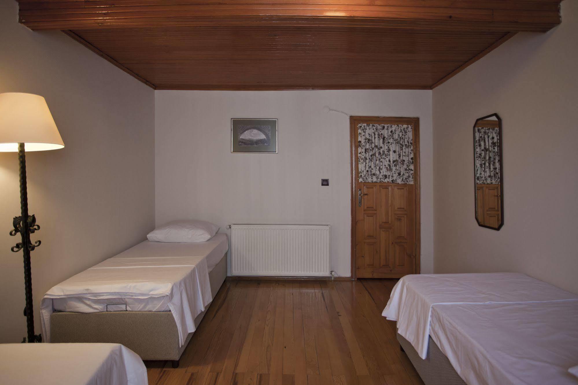 Veni Vidi Dormi Hostel *