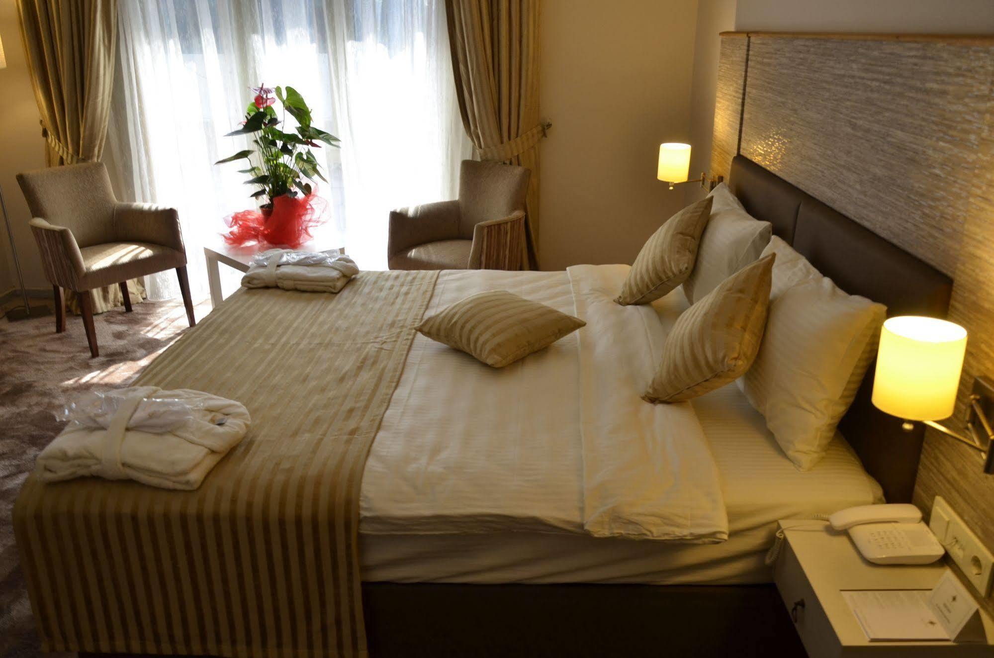 Hotel Orya 2*