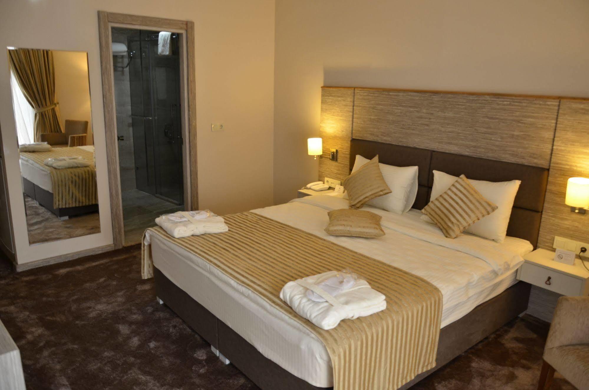 Orya Hotel