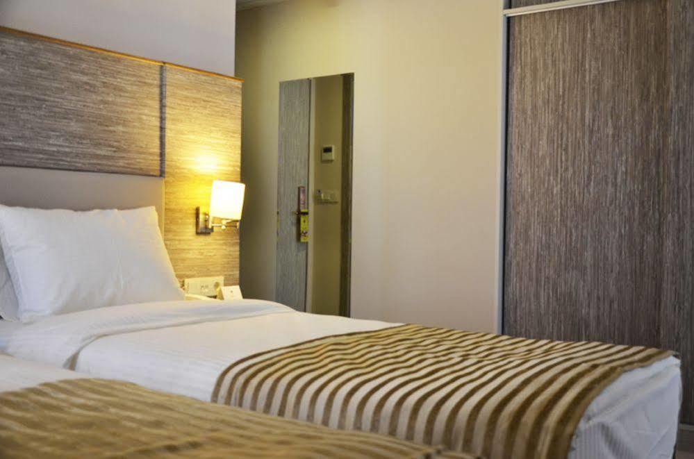 Hotel Orya 2*