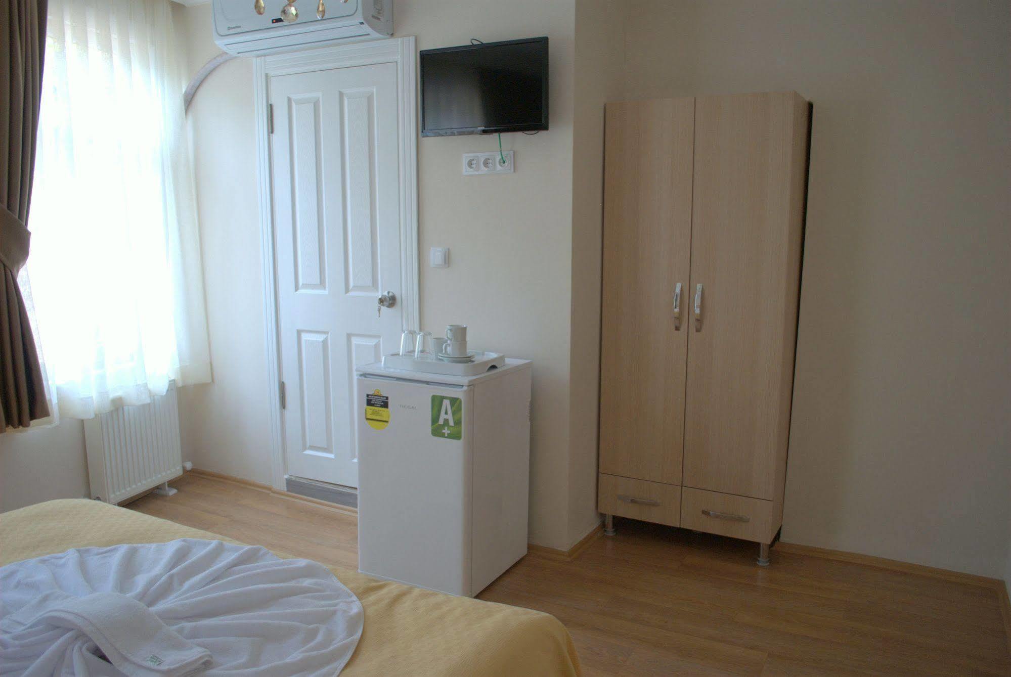 Piya Hostel *