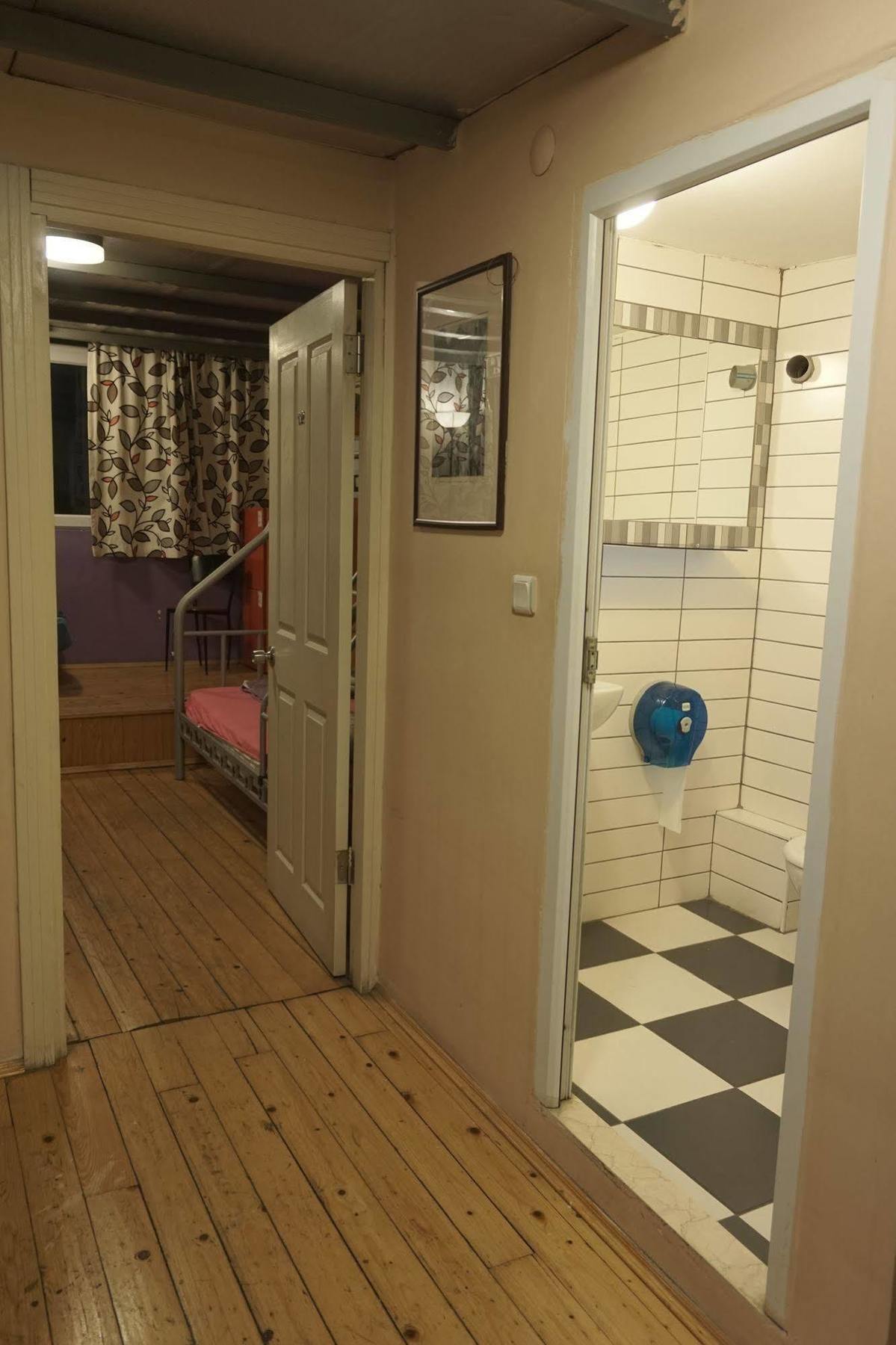 Hostel Chillout Lya & Lounge *
