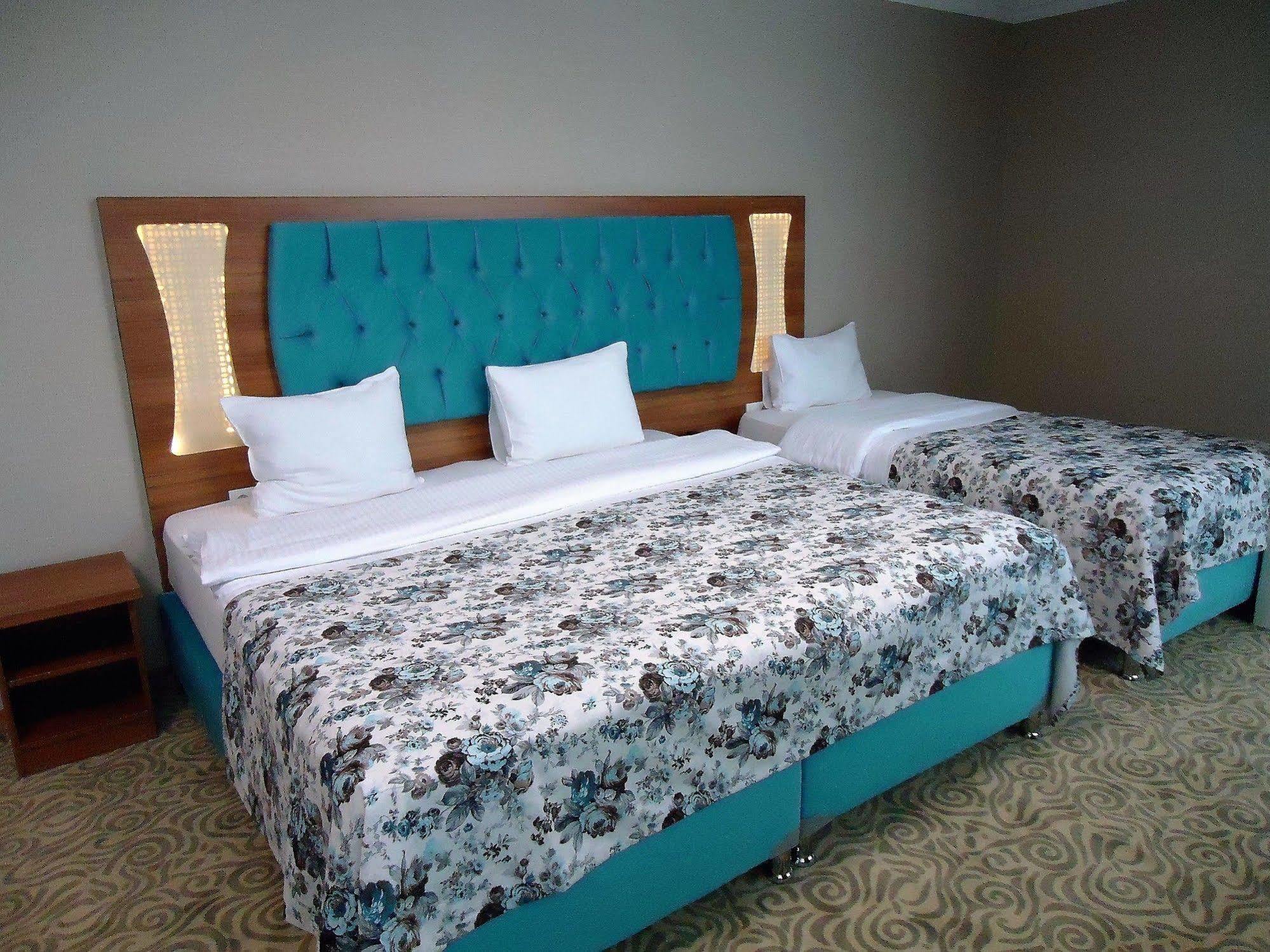 Golden Lounge Hotel 3*