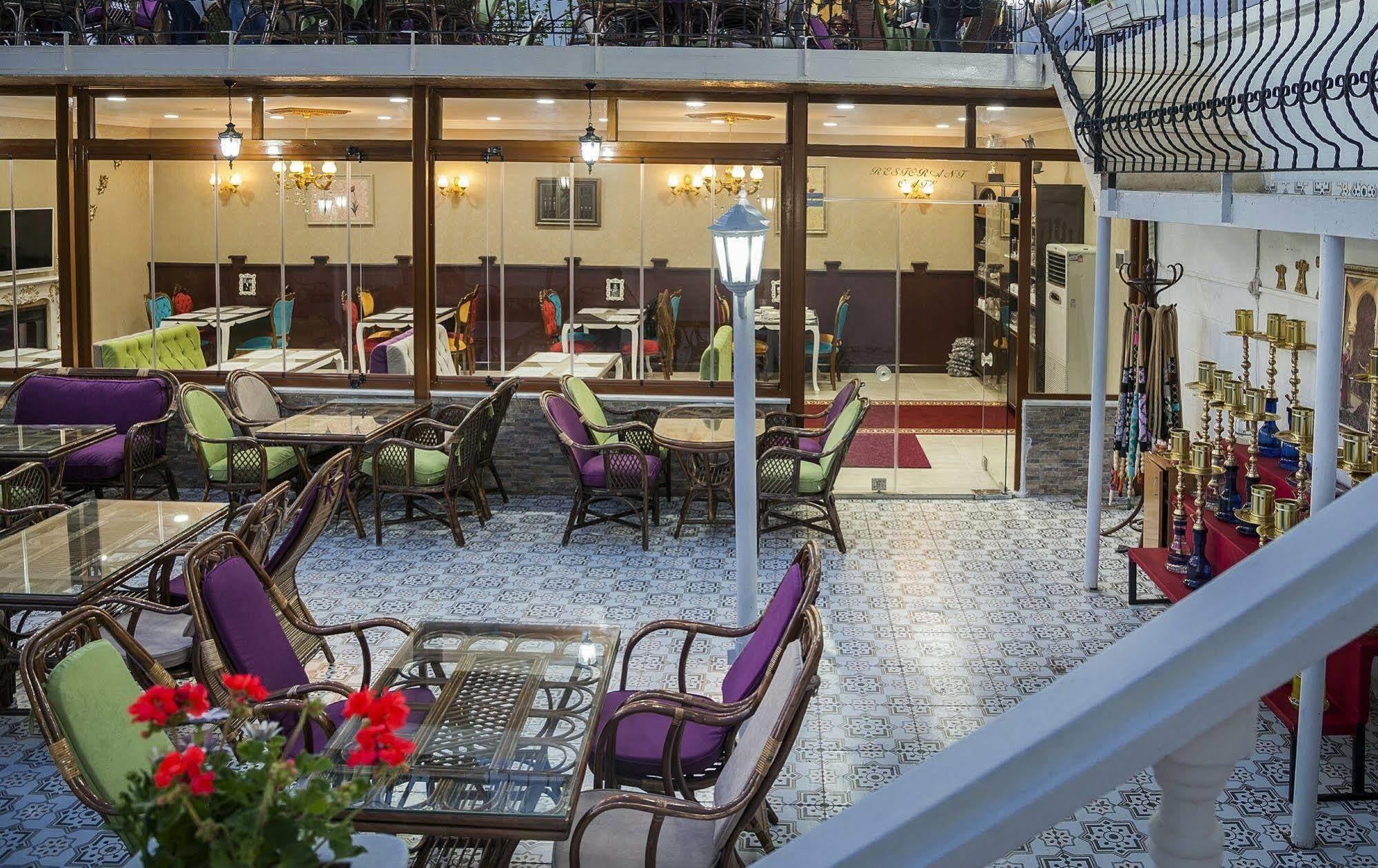 Beyaz Kosk Hotel 2*