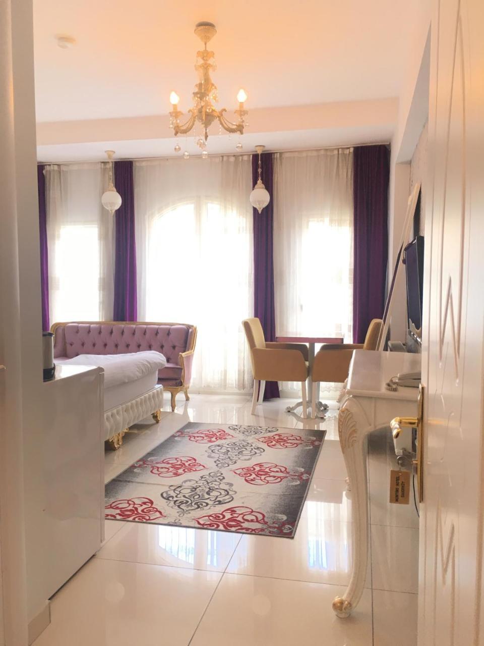 Montino Hotel