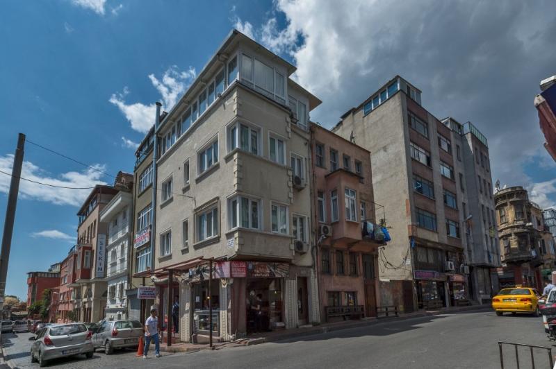 Alphonse Istanbul