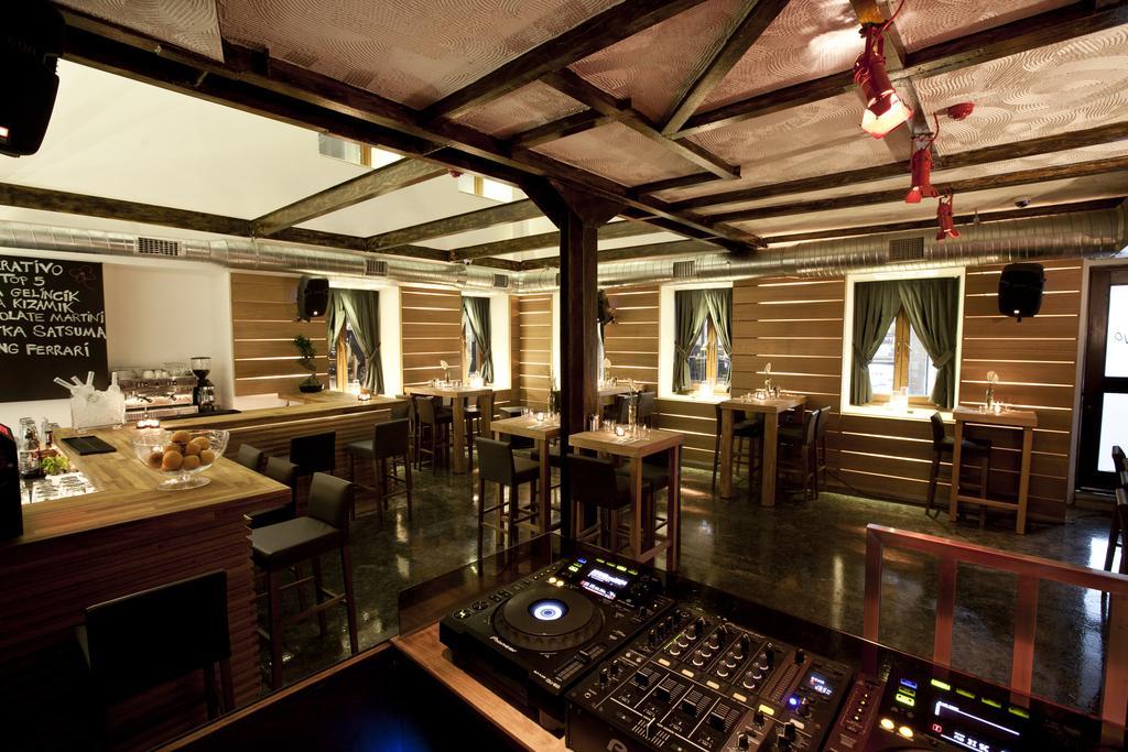 Pera Aparthotel