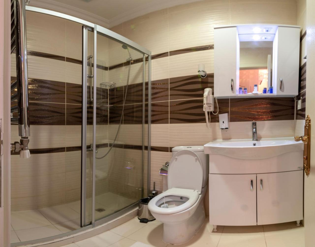 Charm Hotel 3*