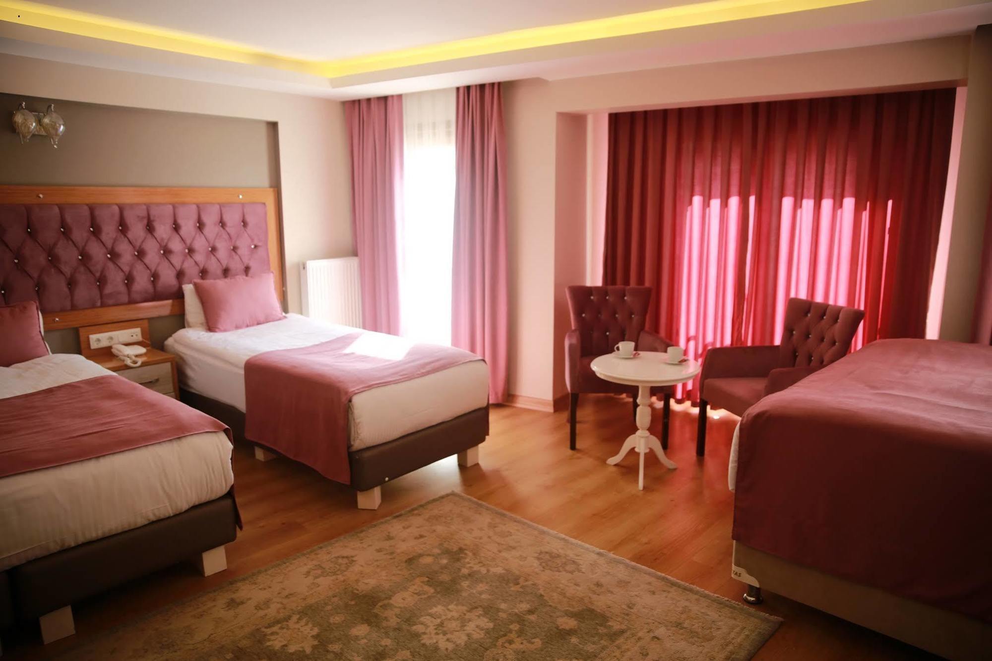 Hotel Black Pearl 3*
