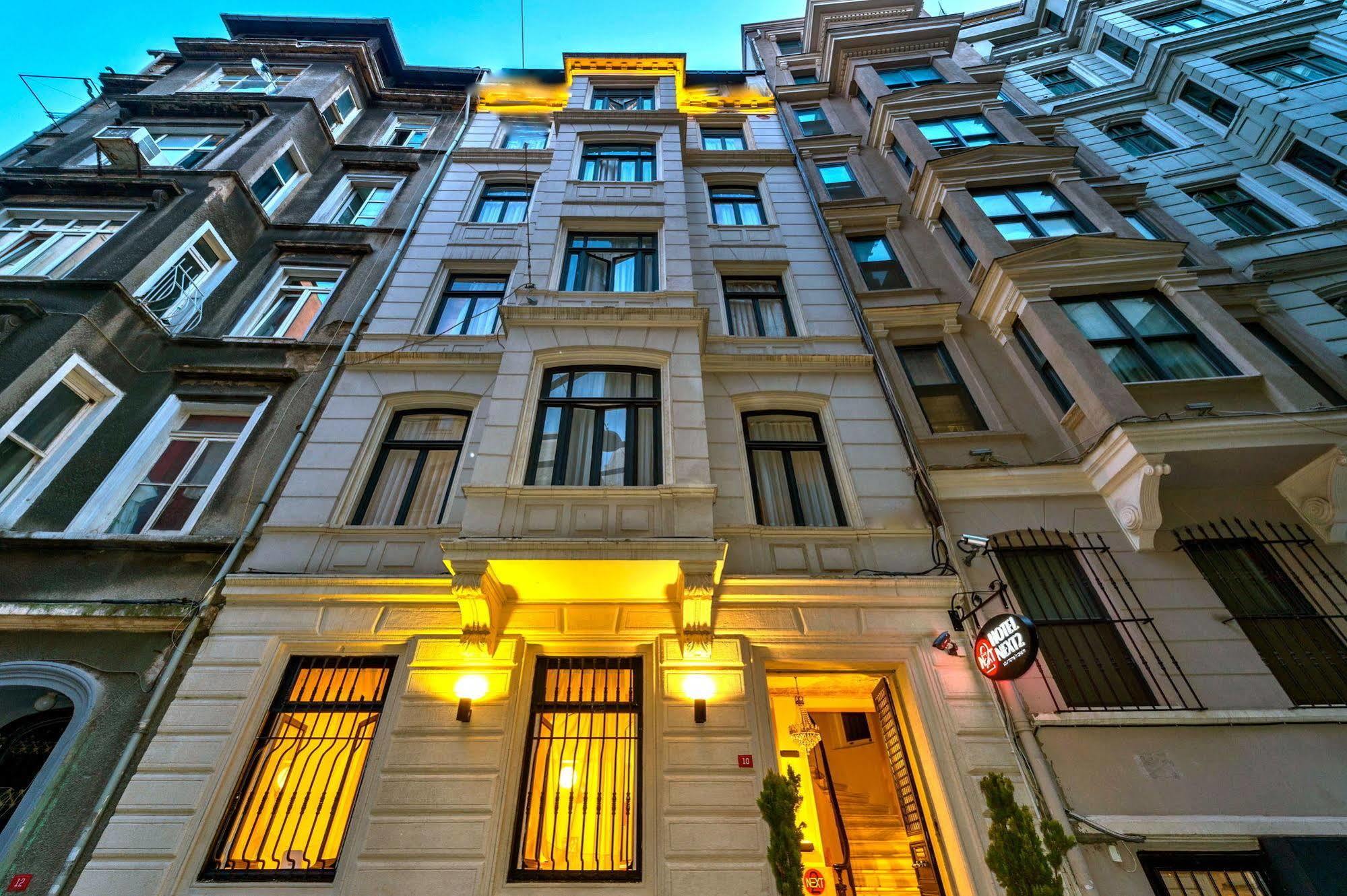 Next2 Hotel 3*