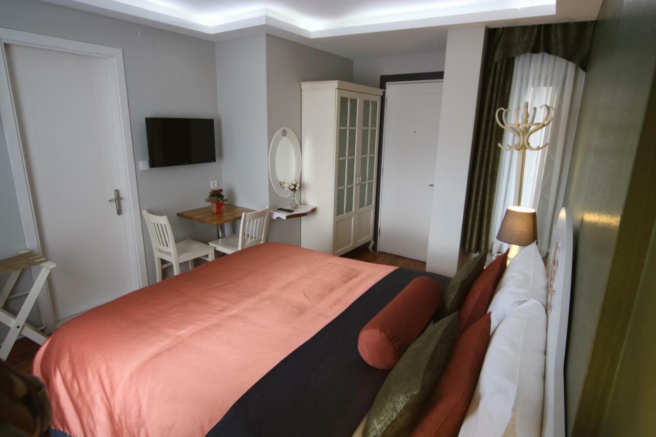 Hotel Away *