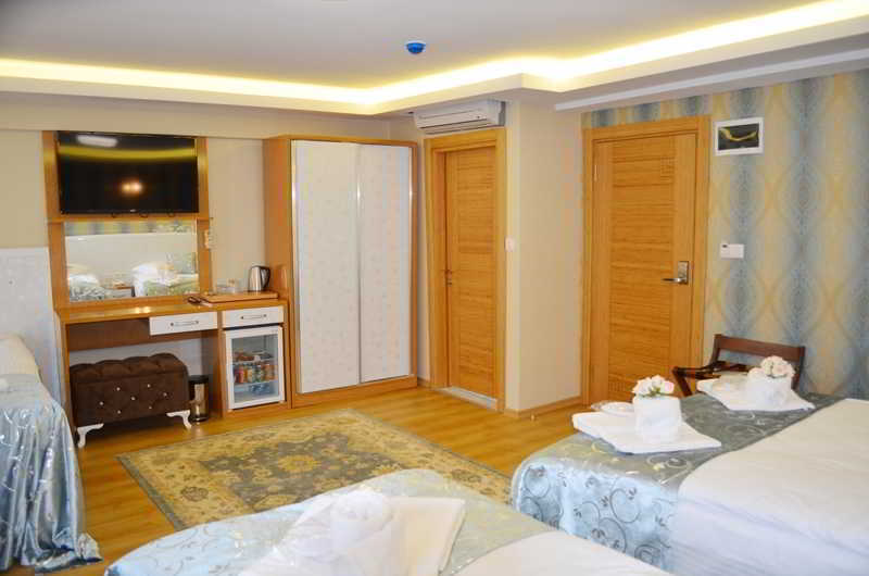 Black Pearl 3*