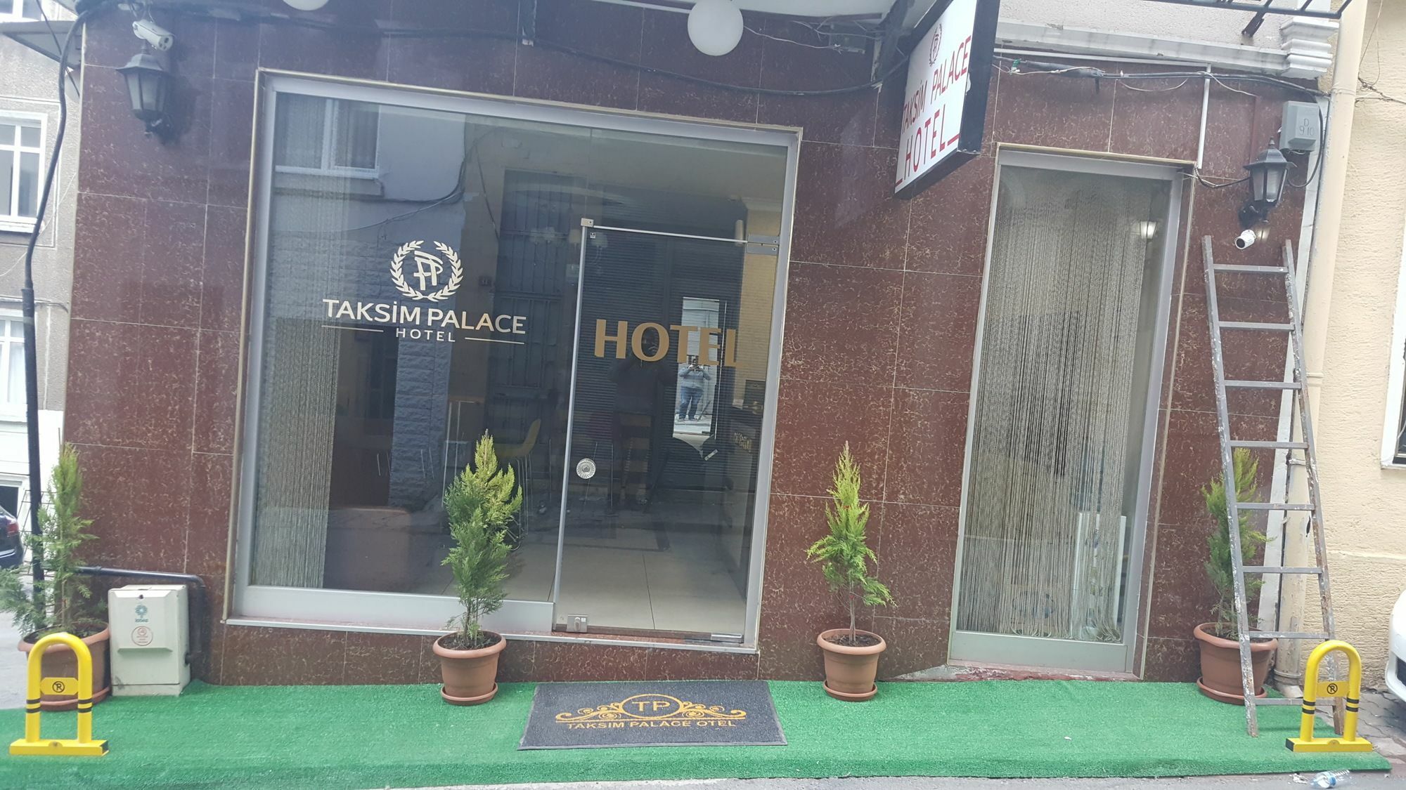 Taksim Palace Hotel 2*