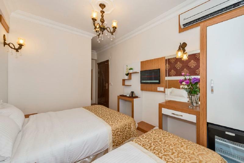 Raimond Hotel