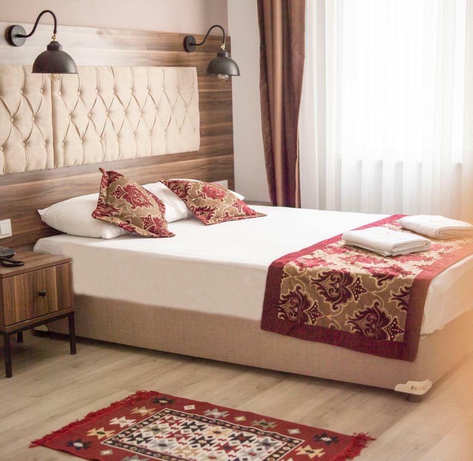 Hotel The Reina