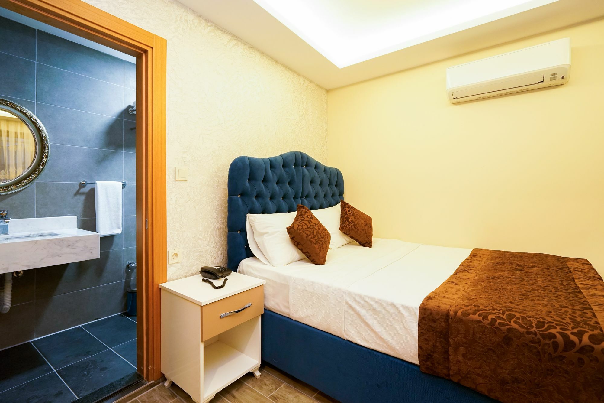 Apart Otel Taksim Celebi 5*