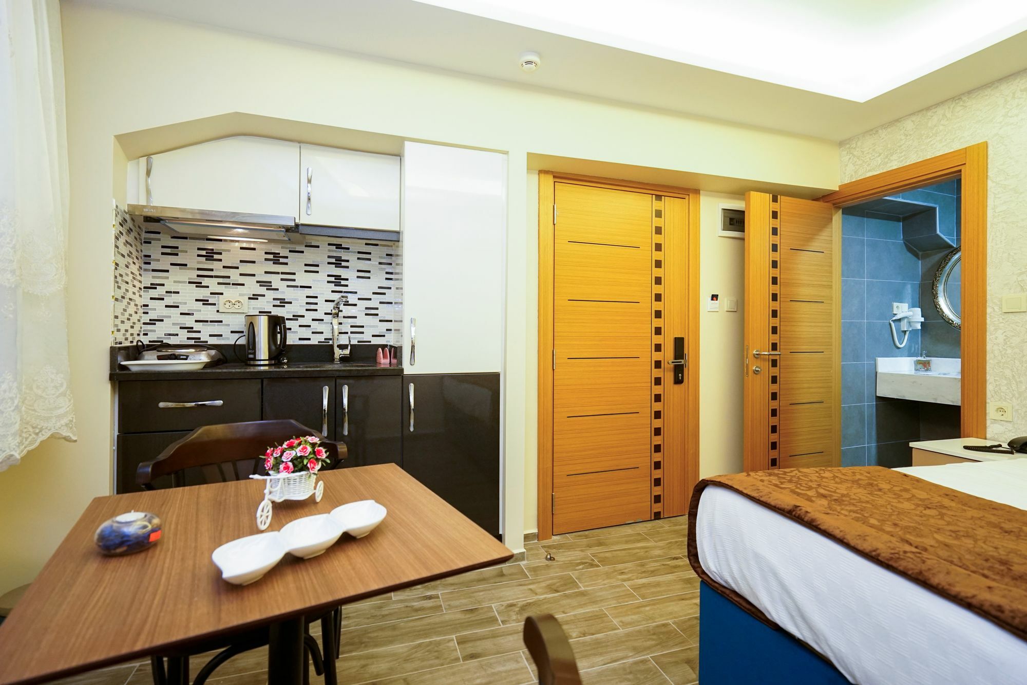 Apart Otel Taksim Celebi 5*