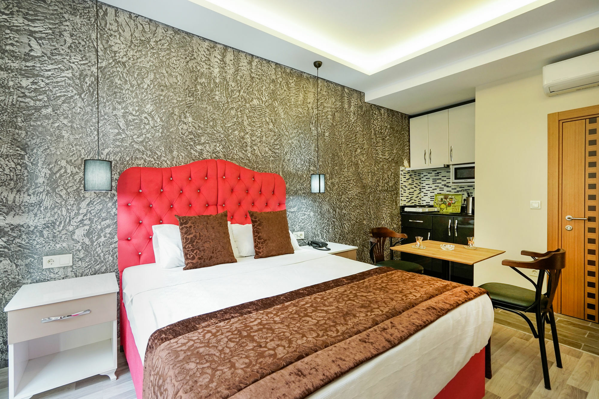 Taksim Celebi Apart Otel 5*
