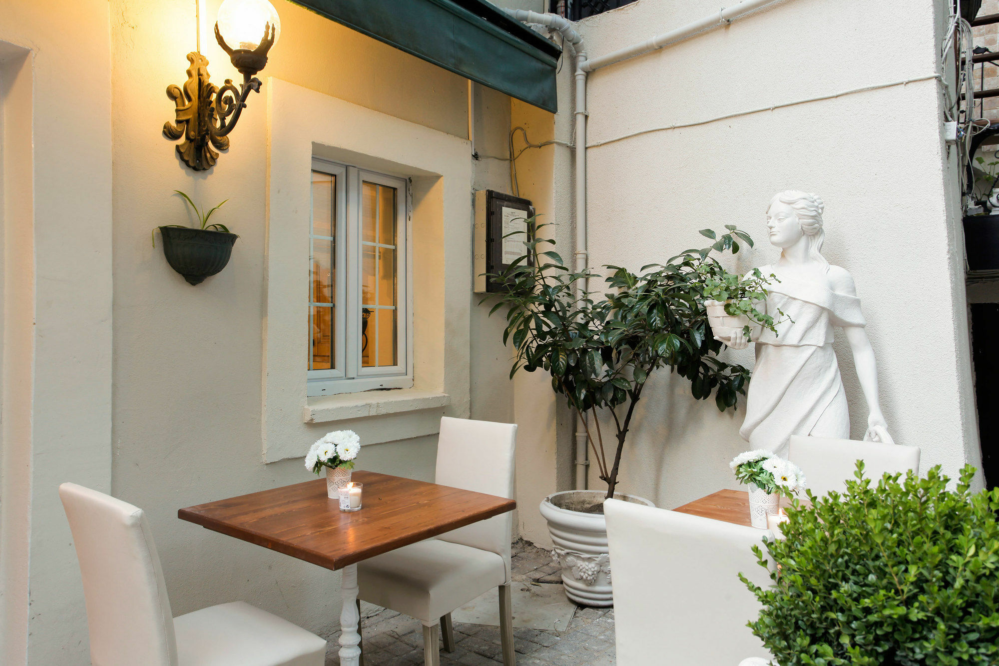 The Loft 3*