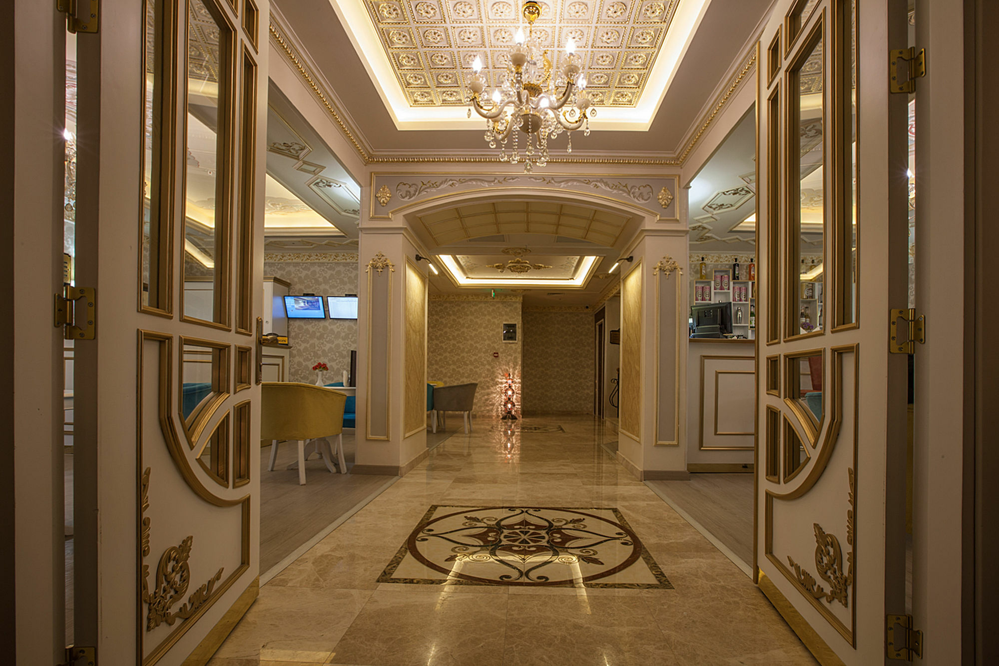 Empire 3* Istanbul