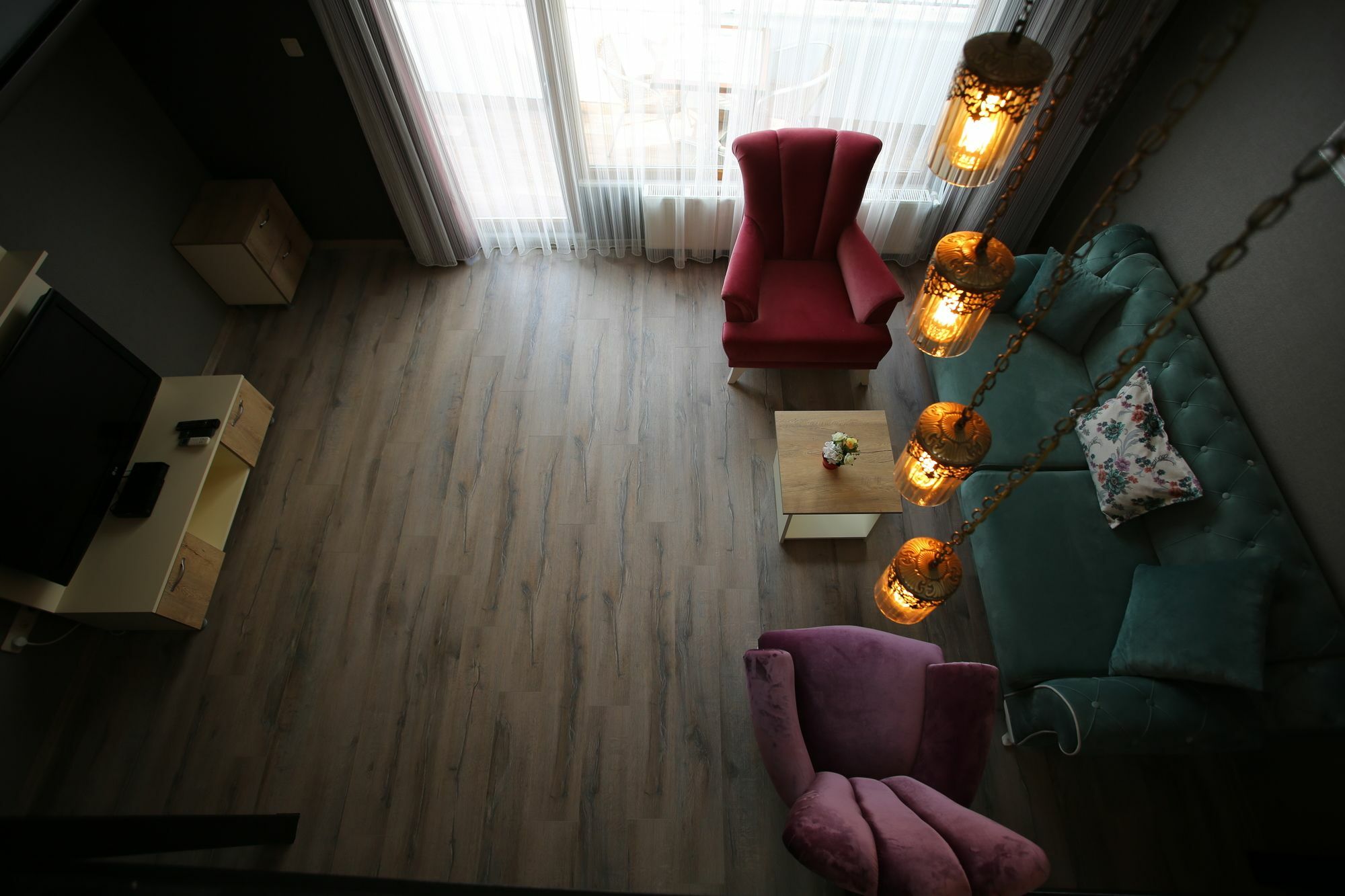 Artist Aparthotel 3*