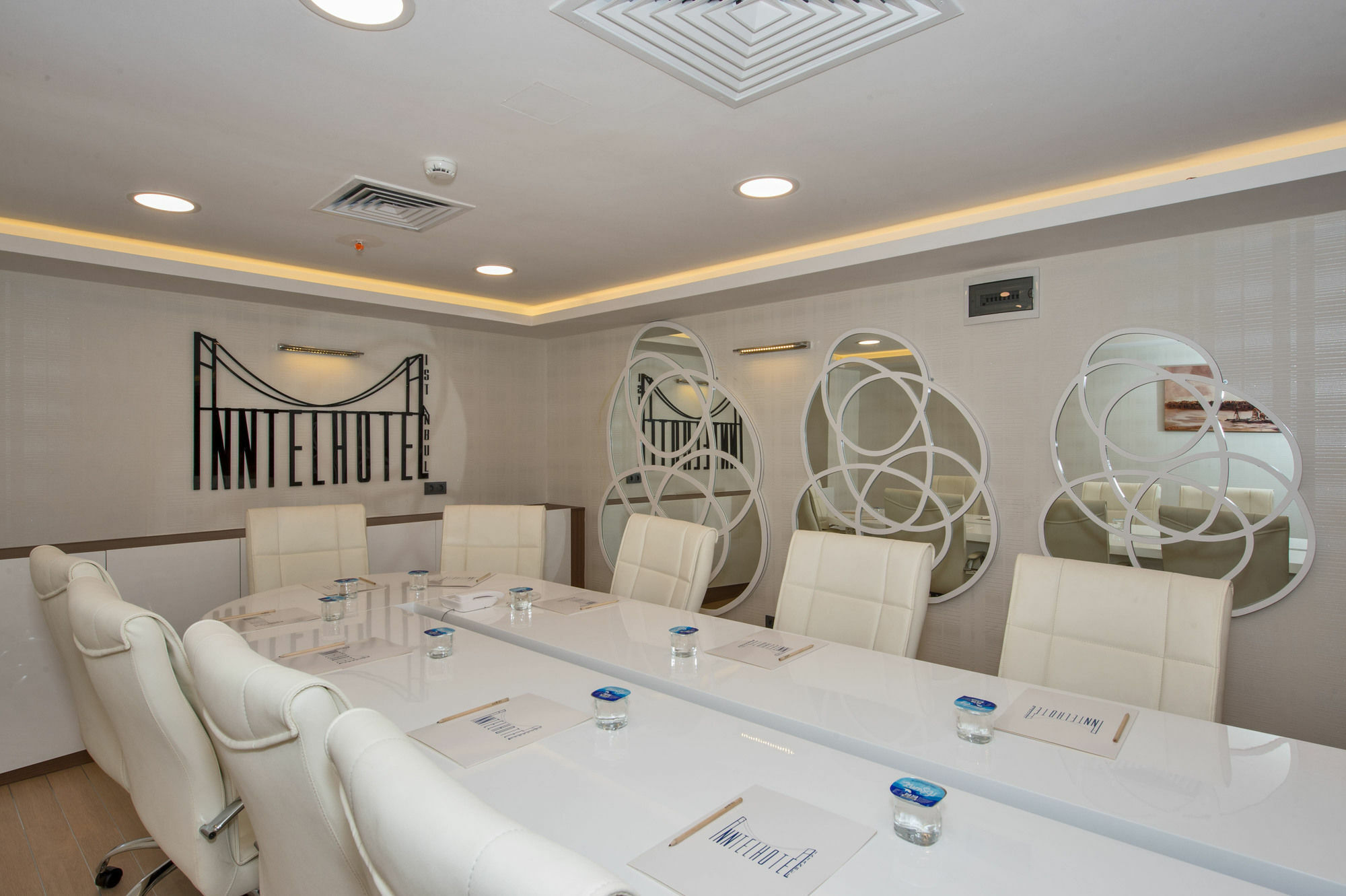 Inntel Hotel