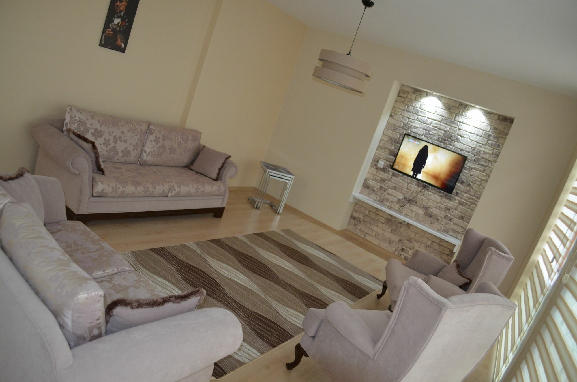 Hill Aparthotel *