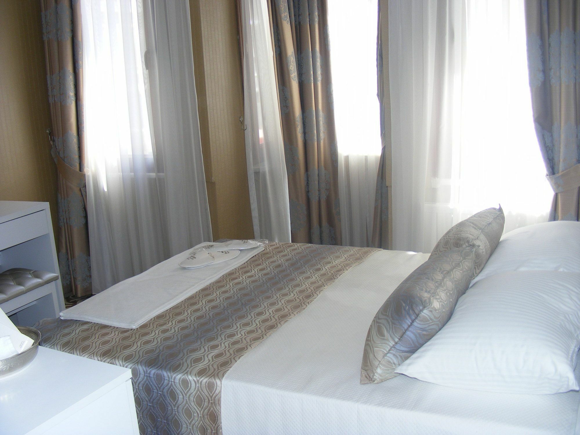 Rosalie Palace Otel