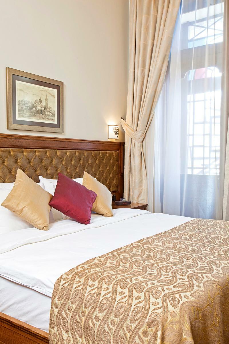 Celine - Ottoman Mansion