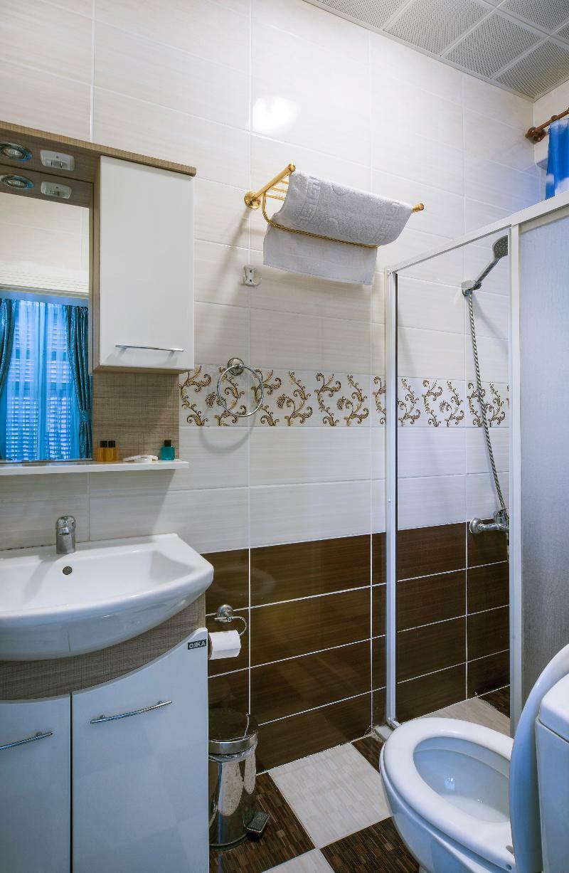 Alhambra 3*
