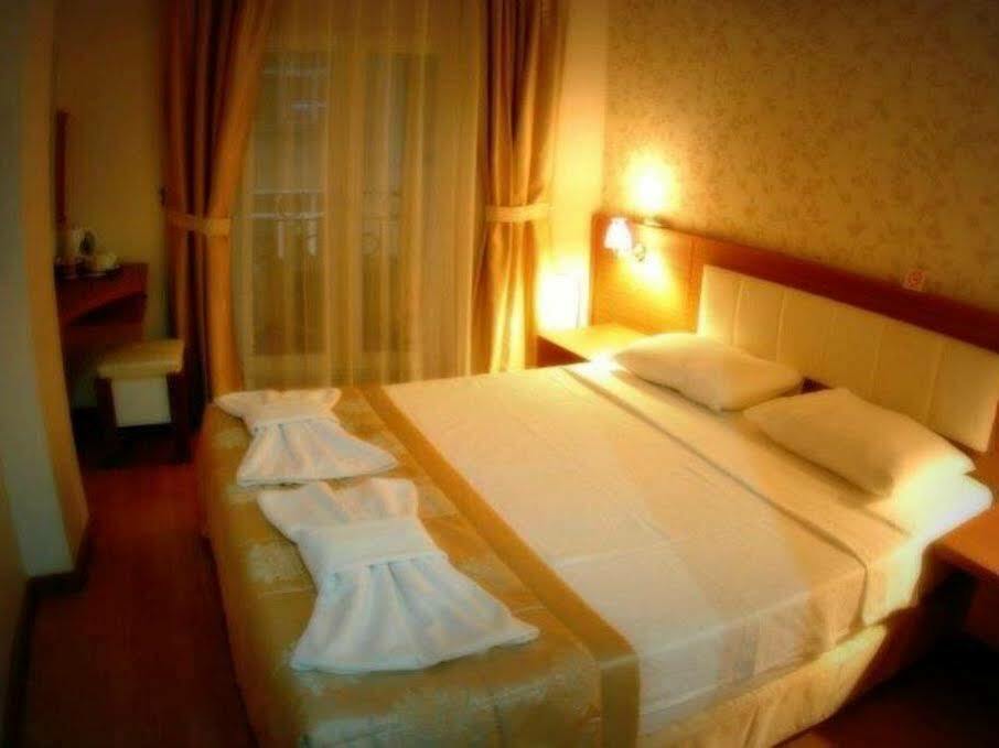 Flower Palace Hotel 2*