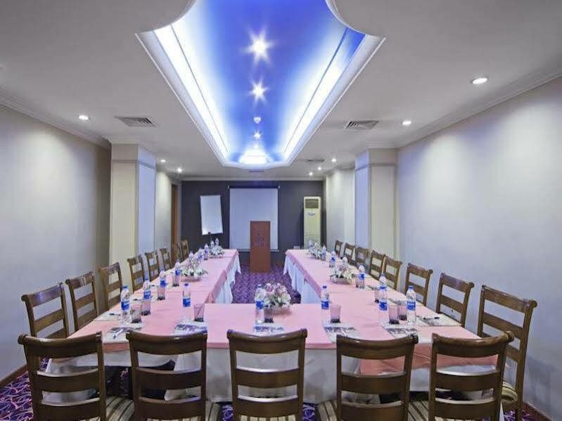 Seasons Otel