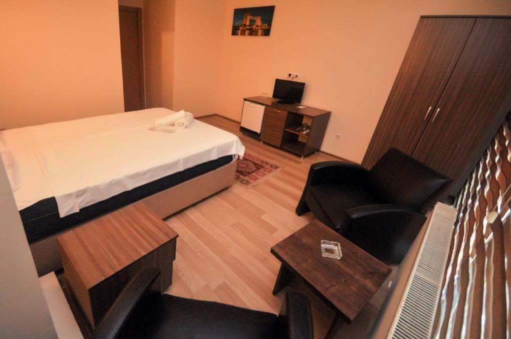 Hotel Blue *