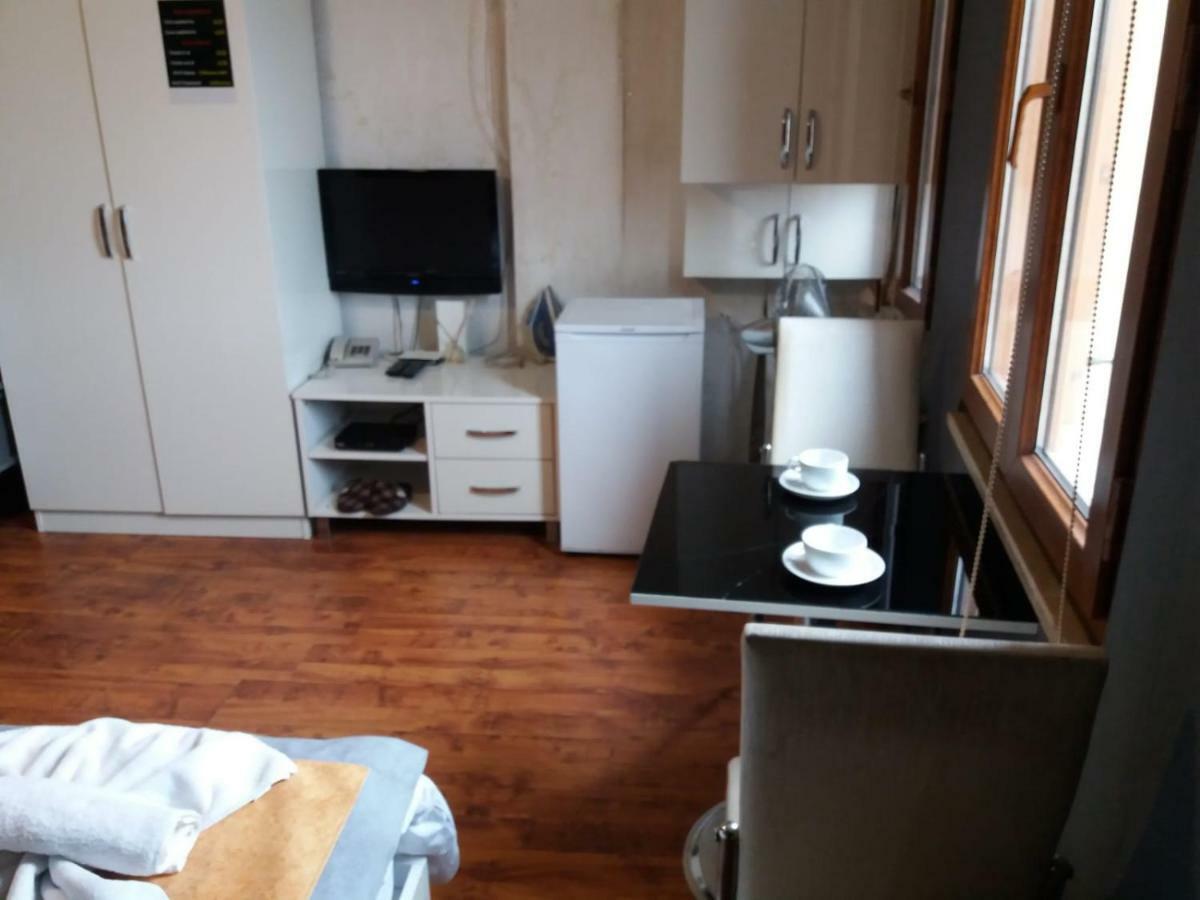 Full House Boutique Aparthotel 3*