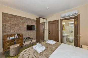 By Murat Royal Galata Hotel 3*