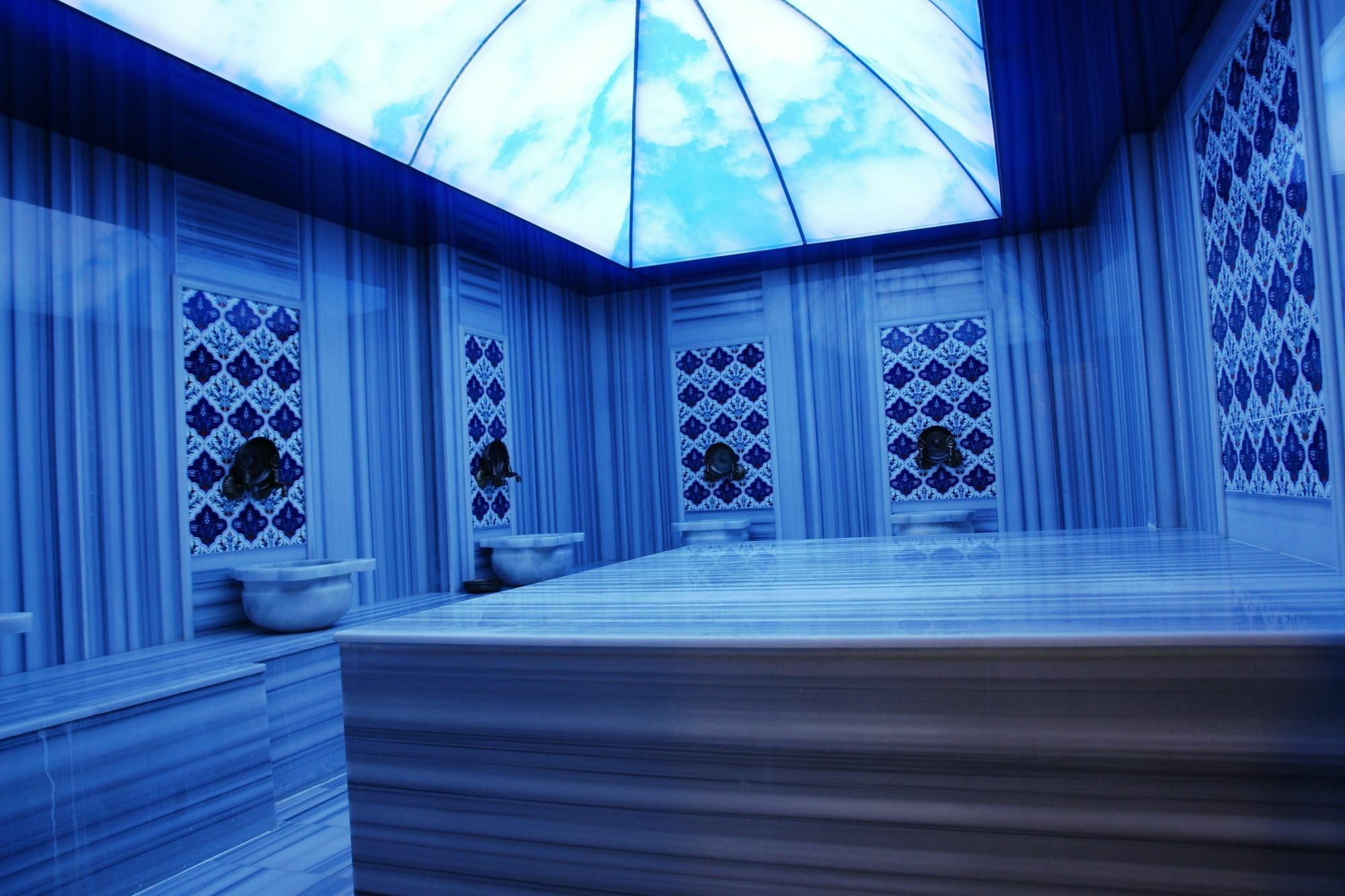 River Otel 2*