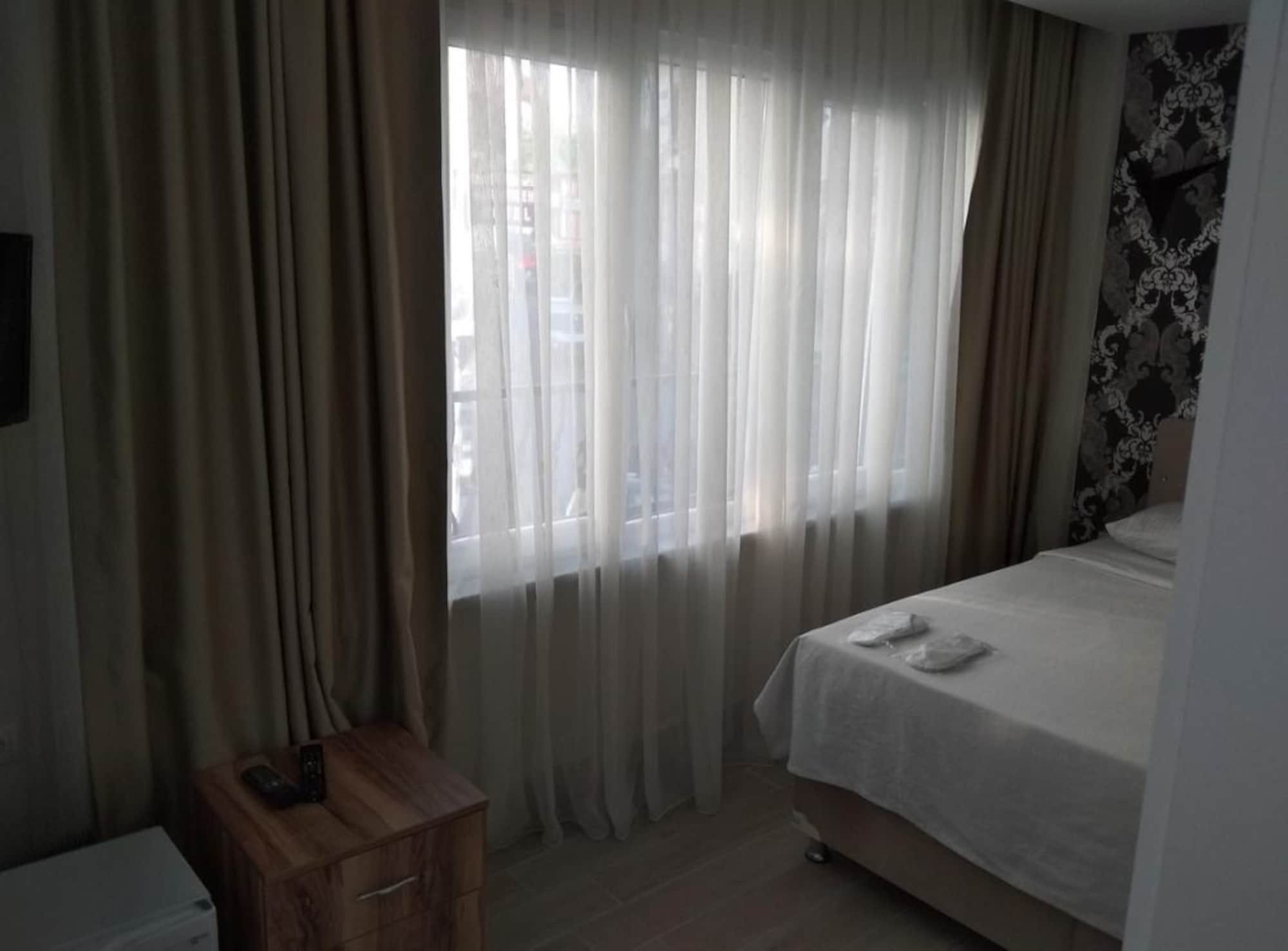 Honey Hotel