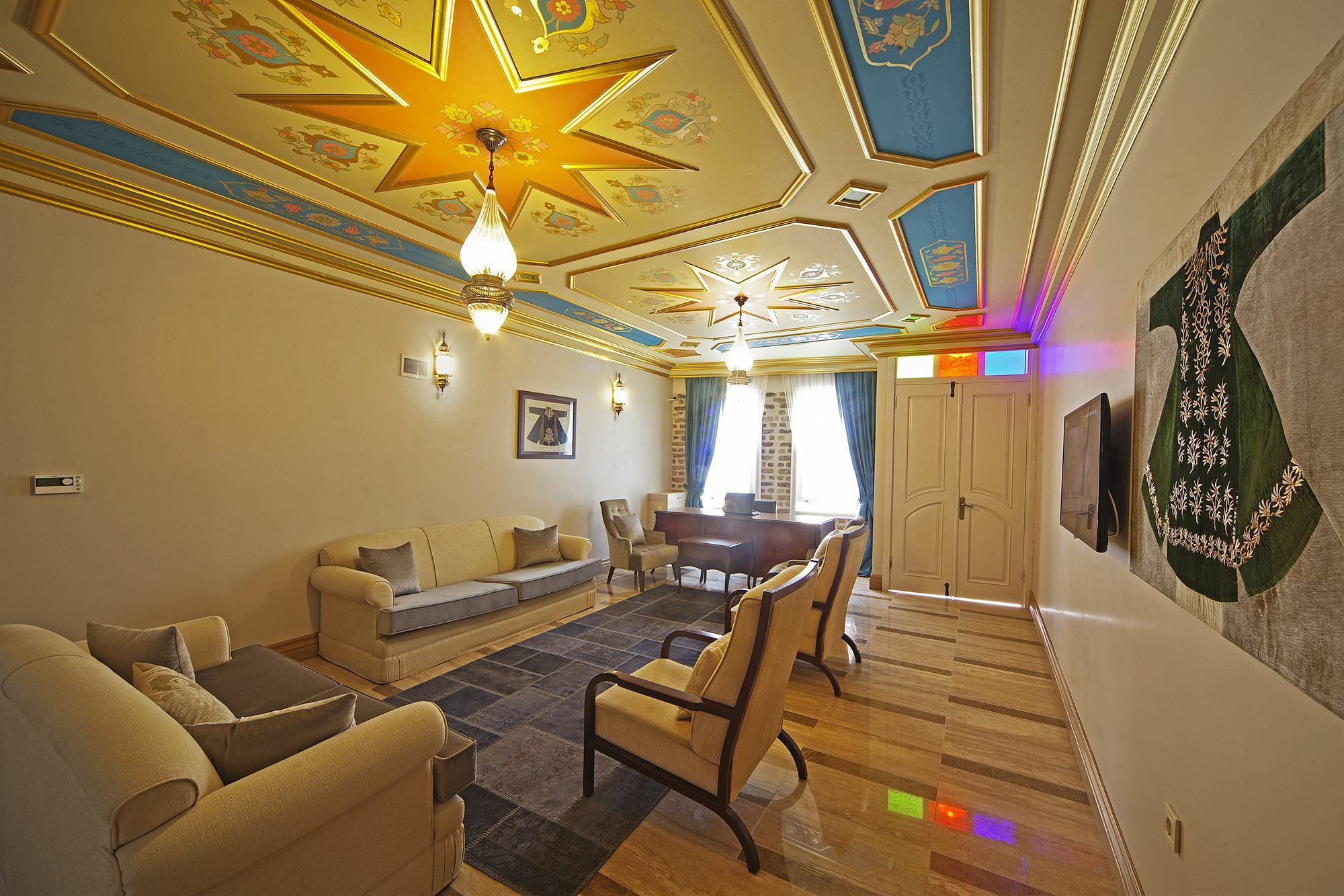 Otel Azade Premier