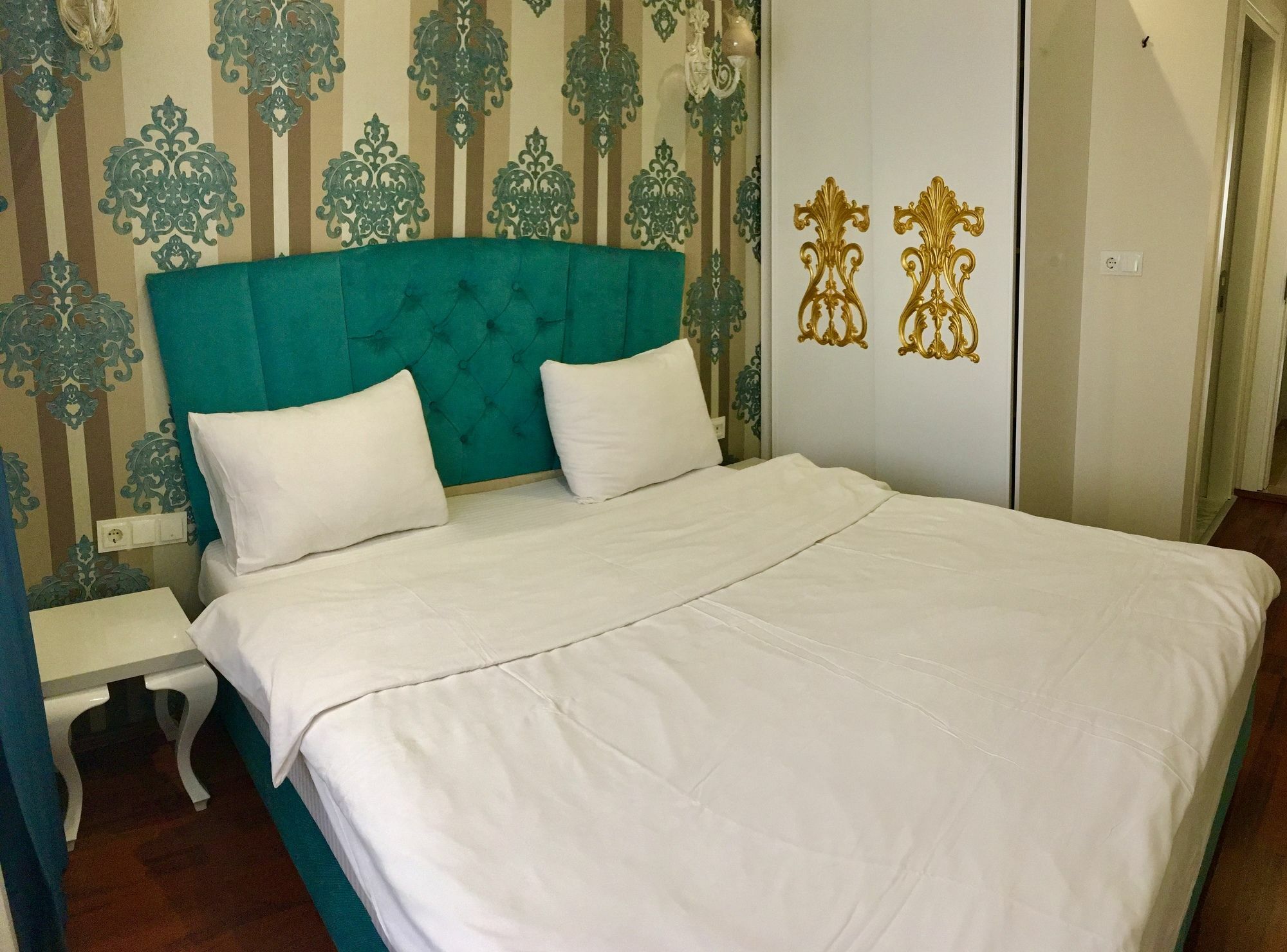 By Historial Due Otel 3*